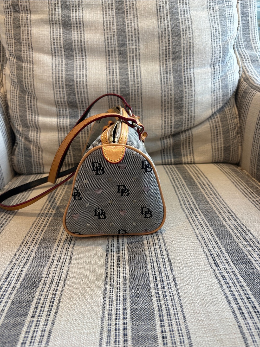 Dooney & Bourke Gray Signature Heart Barrel Satchel with Tan Trim - Picture 3 of 11